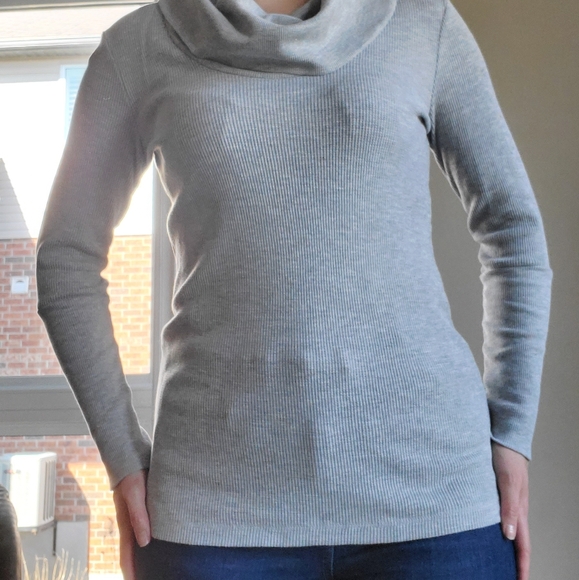 Grey Waffle Turtle Neck - Picture 3 of 6